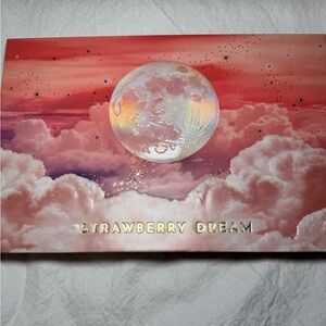 Lunar Beauty Strawberry Dream Eyeshadow Palette